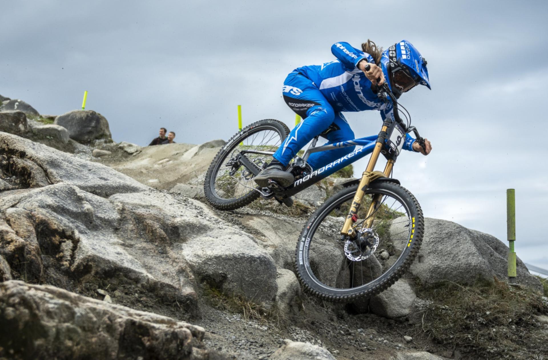 Mondraker s novým zjazdovým modelom Summum